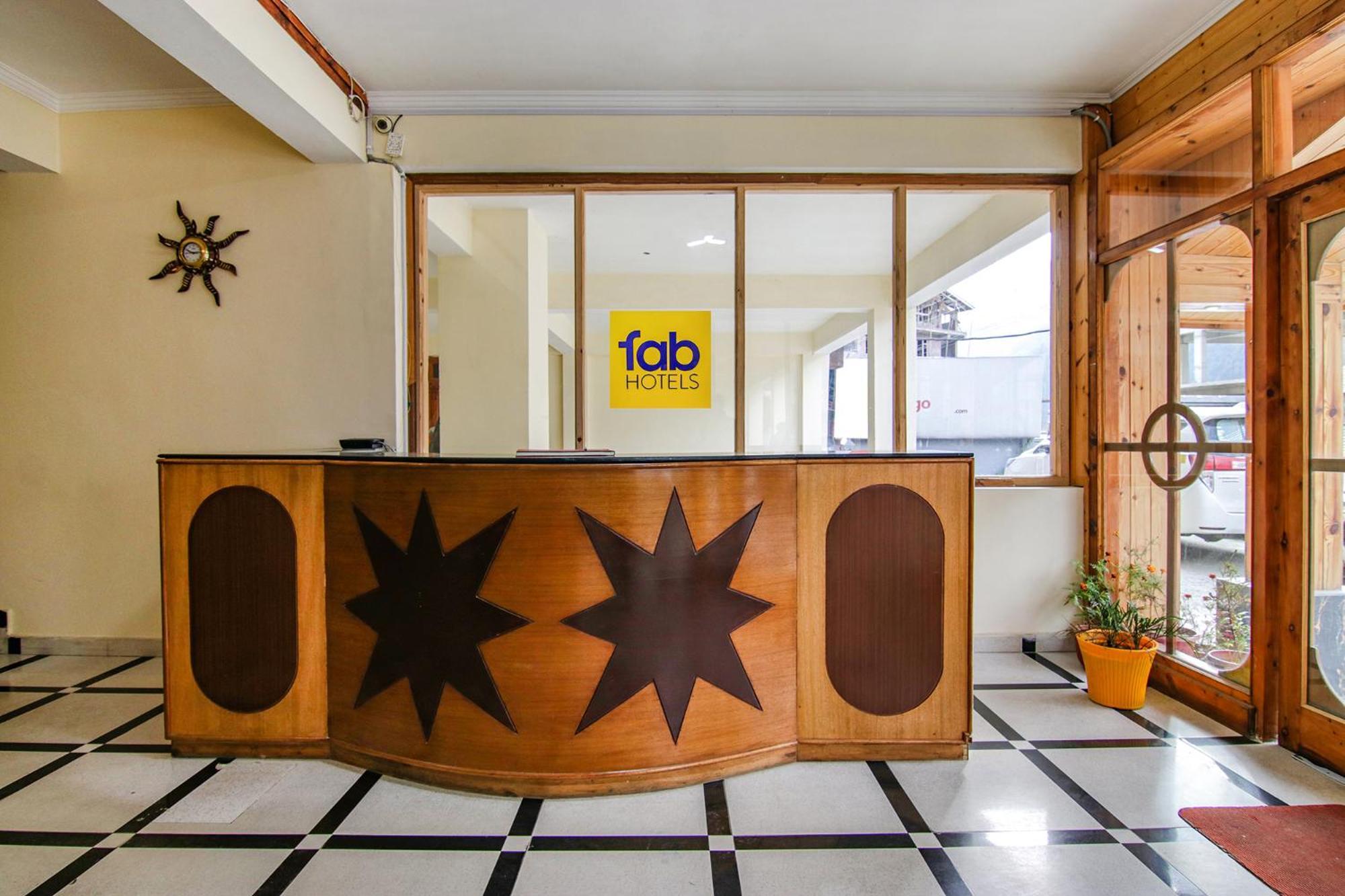 Fabhotel Prini Inn Manāli Exteriör bild